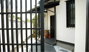 店舗入り口